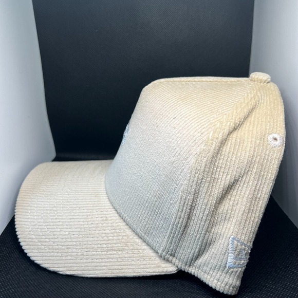 New Era 9FORTY A-Frame Los Angeles Lakers Corduroy Snapback Hat Tan 14132491 - Picture 2 of 5